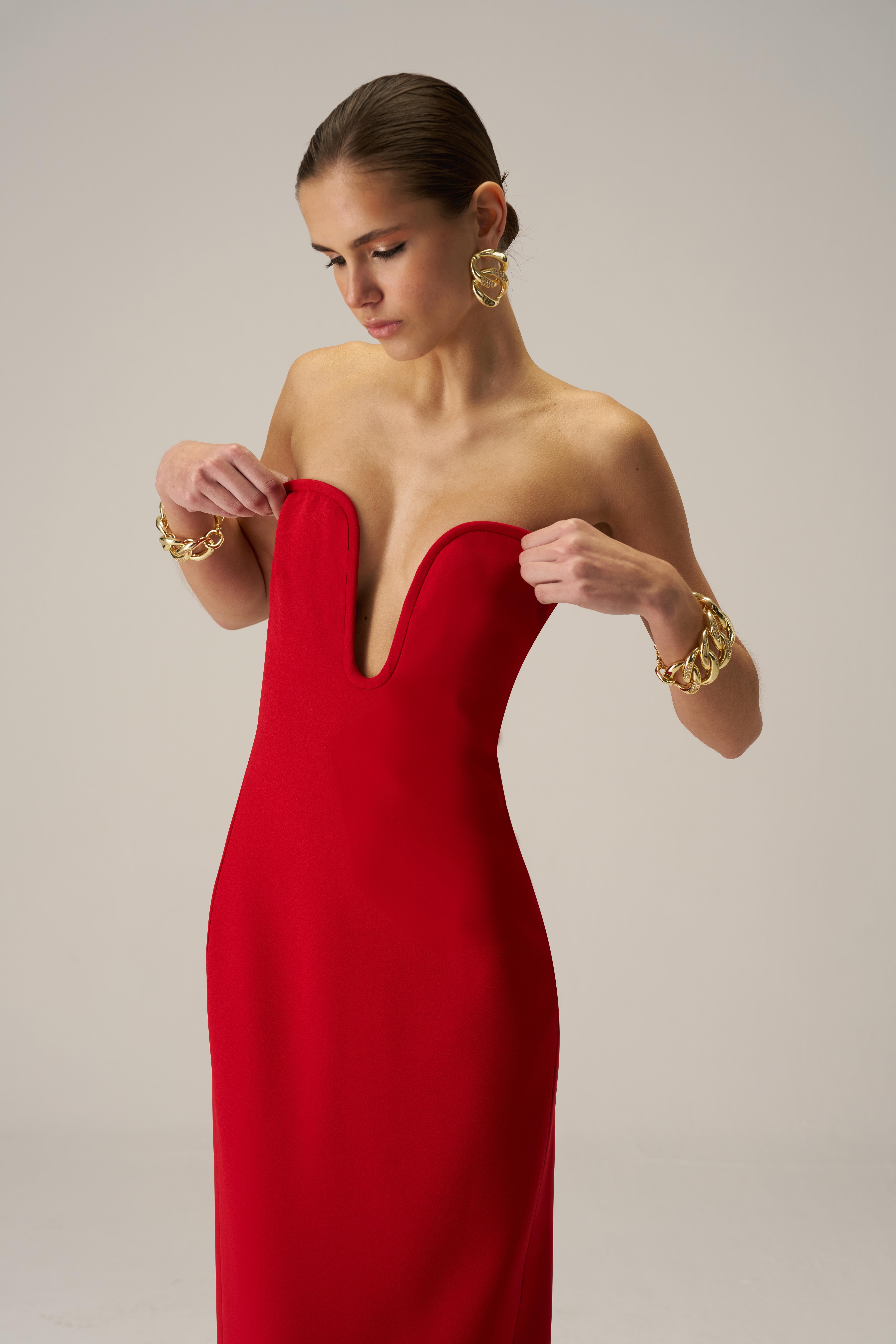 Kırmızı Derin Kalp Yaka Straplez Uzun Krep Elbise