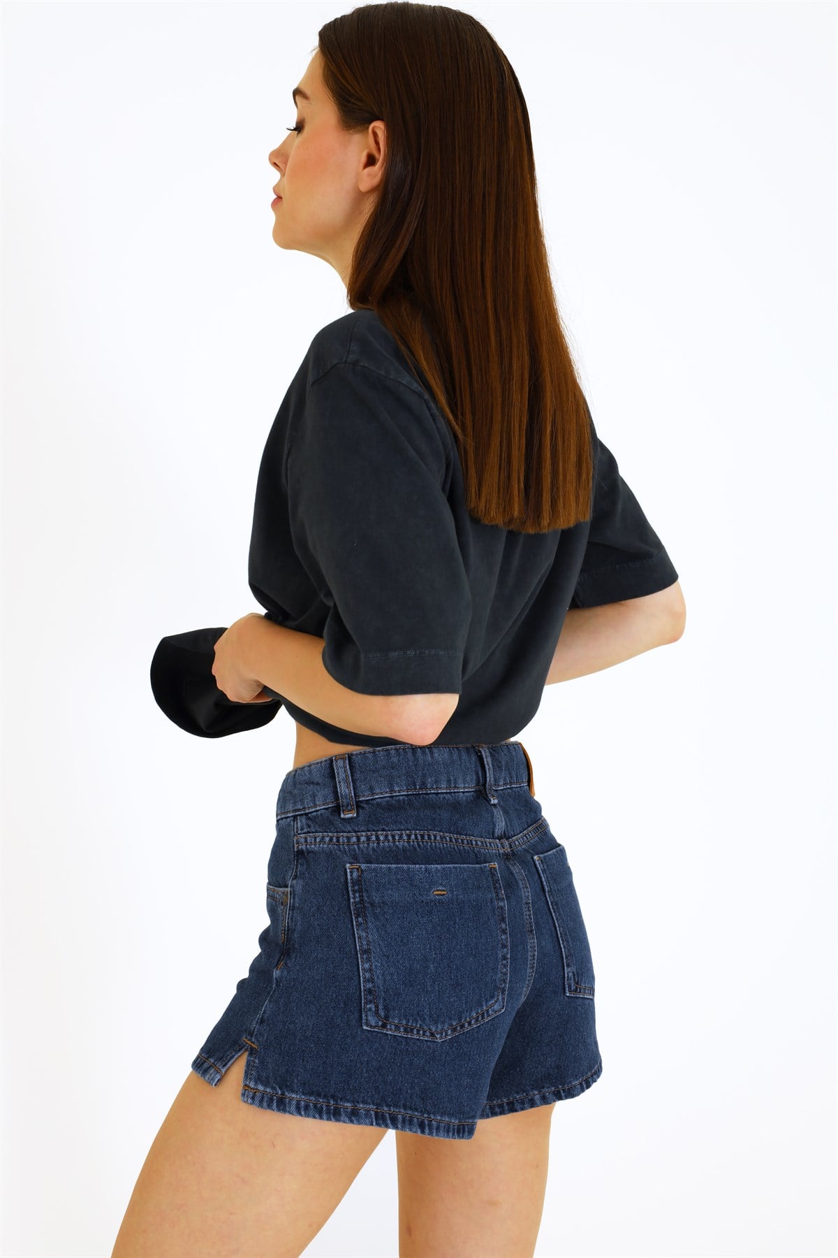 Koyu Mavi Yırtmaç Detaylı Jean Şort