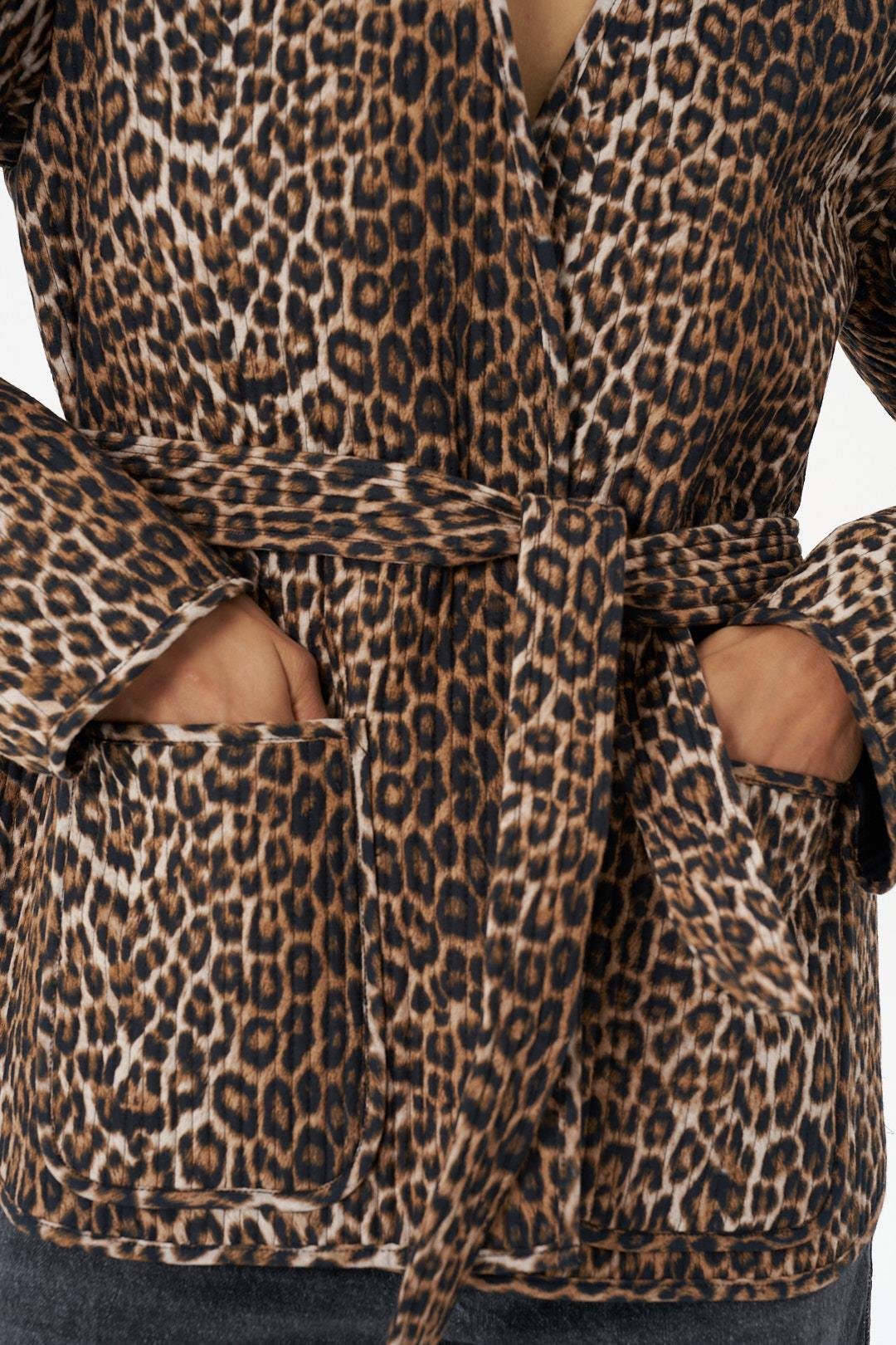 Leopar Desen Bağlamalı Kapitone Ceket