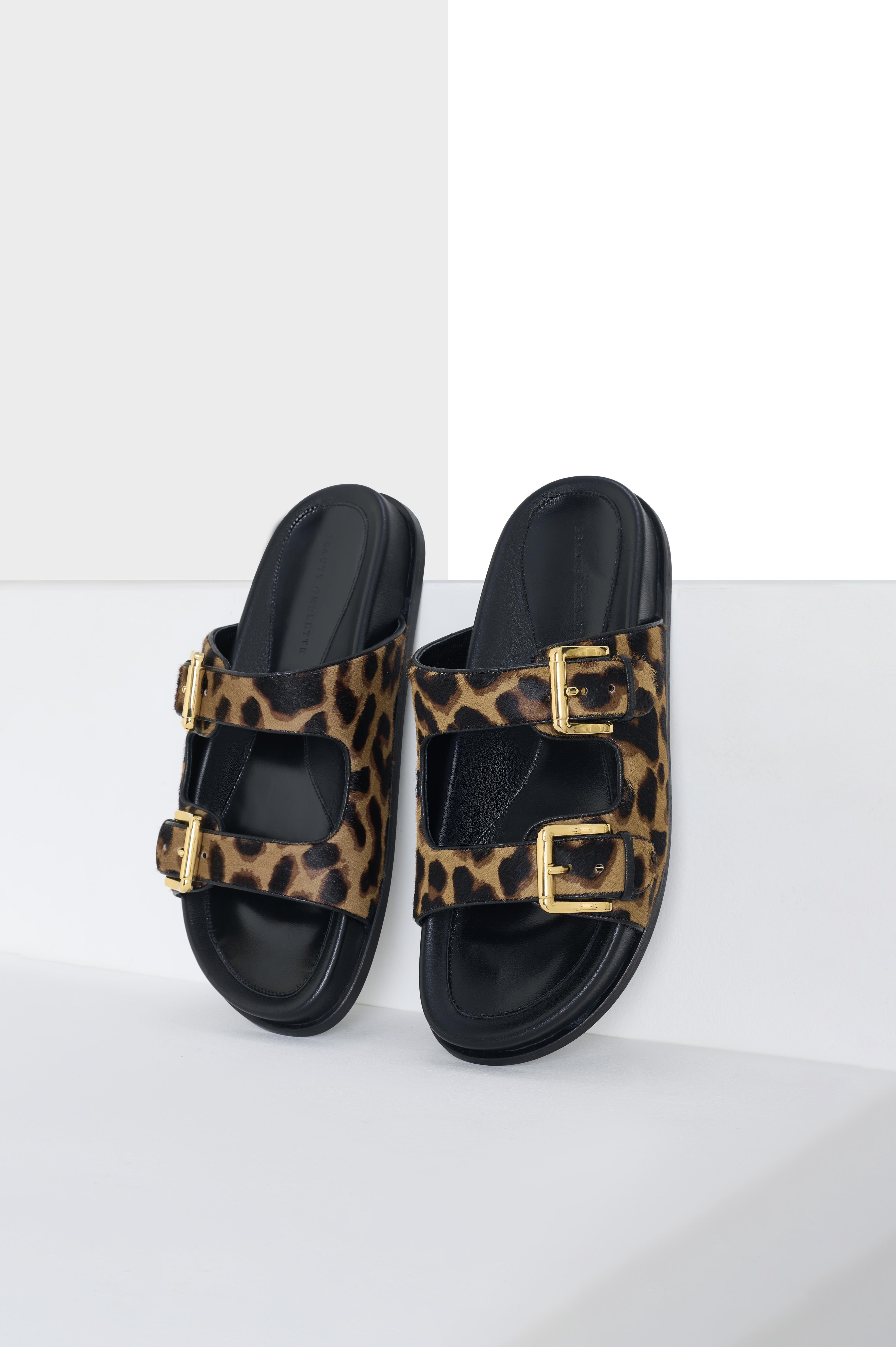 Leopar Desen Tokalı Çift Bantlı Düz Terlik