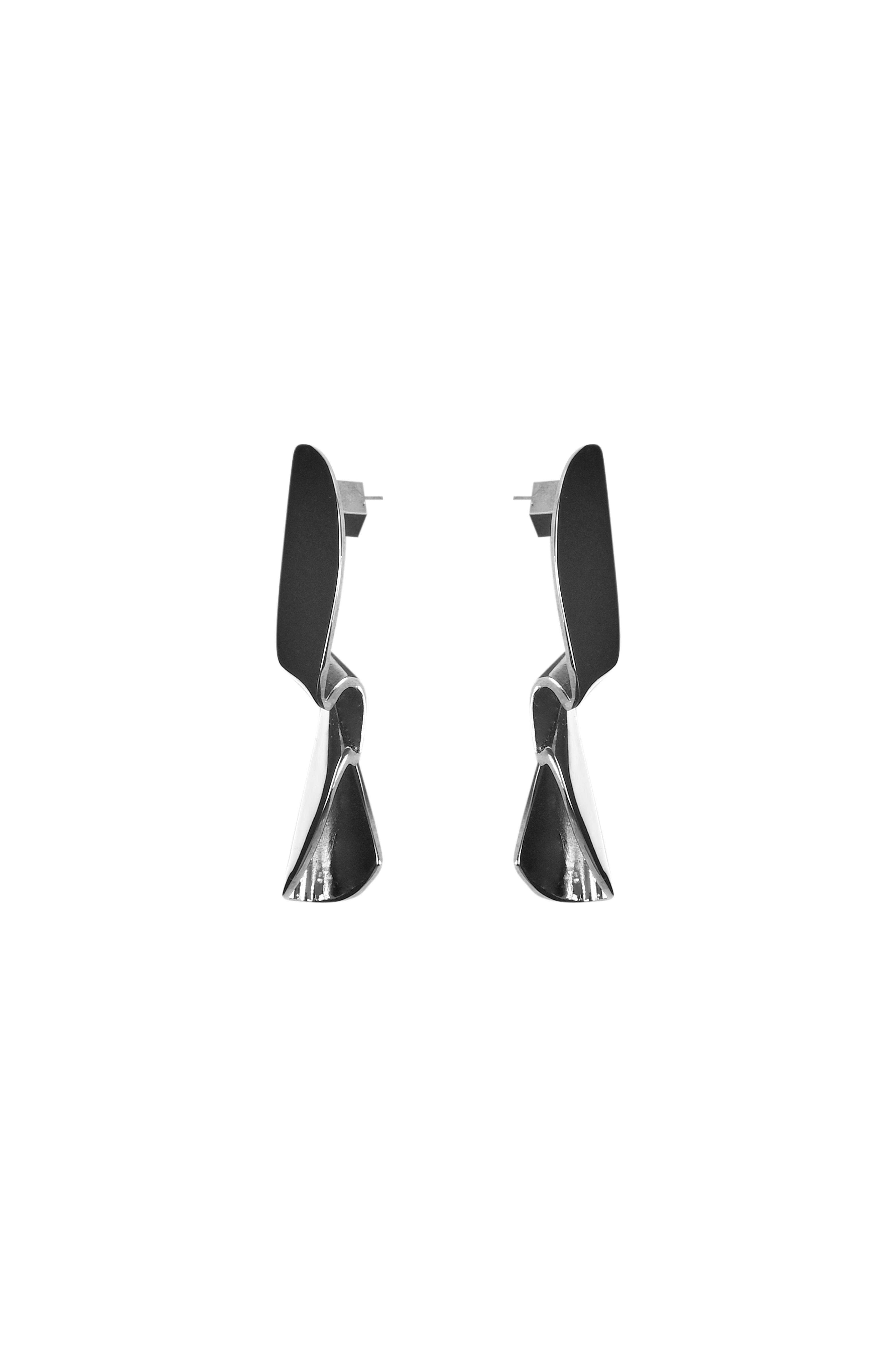 Siyah Asimetrik Formlu Metal Küpe