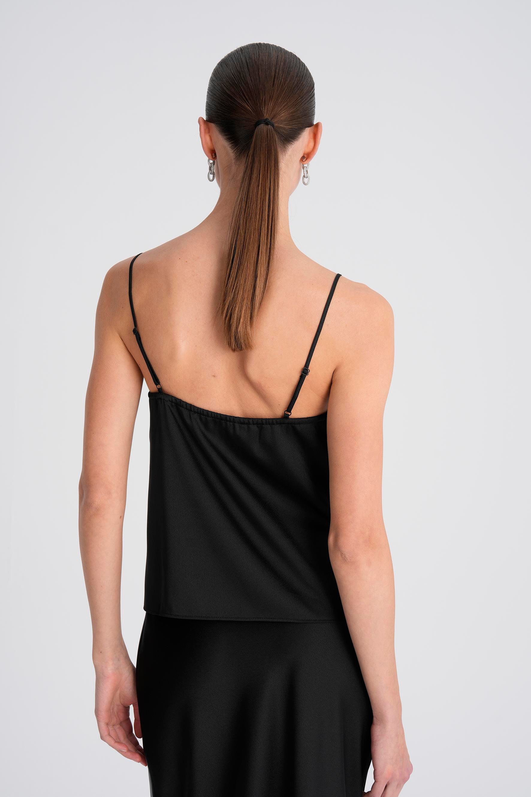 Siyah Dantel Detaylı Kamisol Saten Bluz