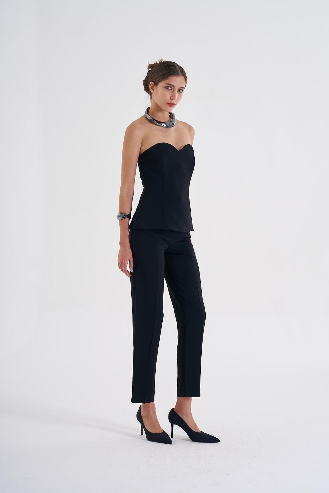 Siyah Düz Kesim Crop Pantolon