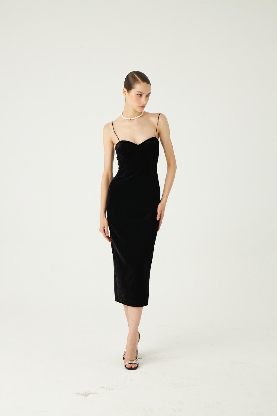 Siyah Kadife Kalp Yaka Elbise - Exclusive Collection