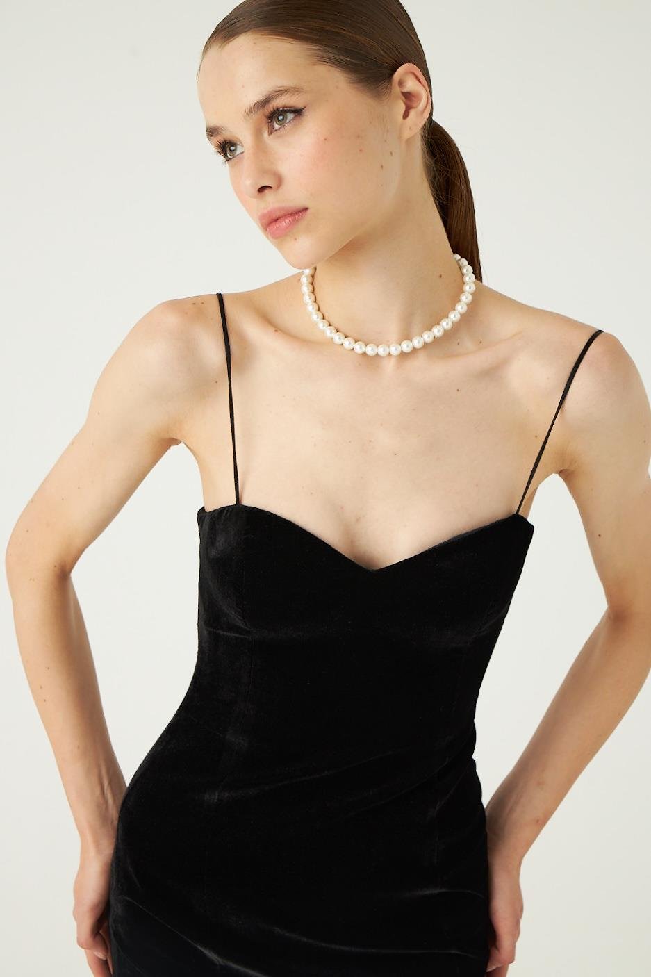 Siyah Kadife Kalp Yaka Elbise - Exclusive Collection