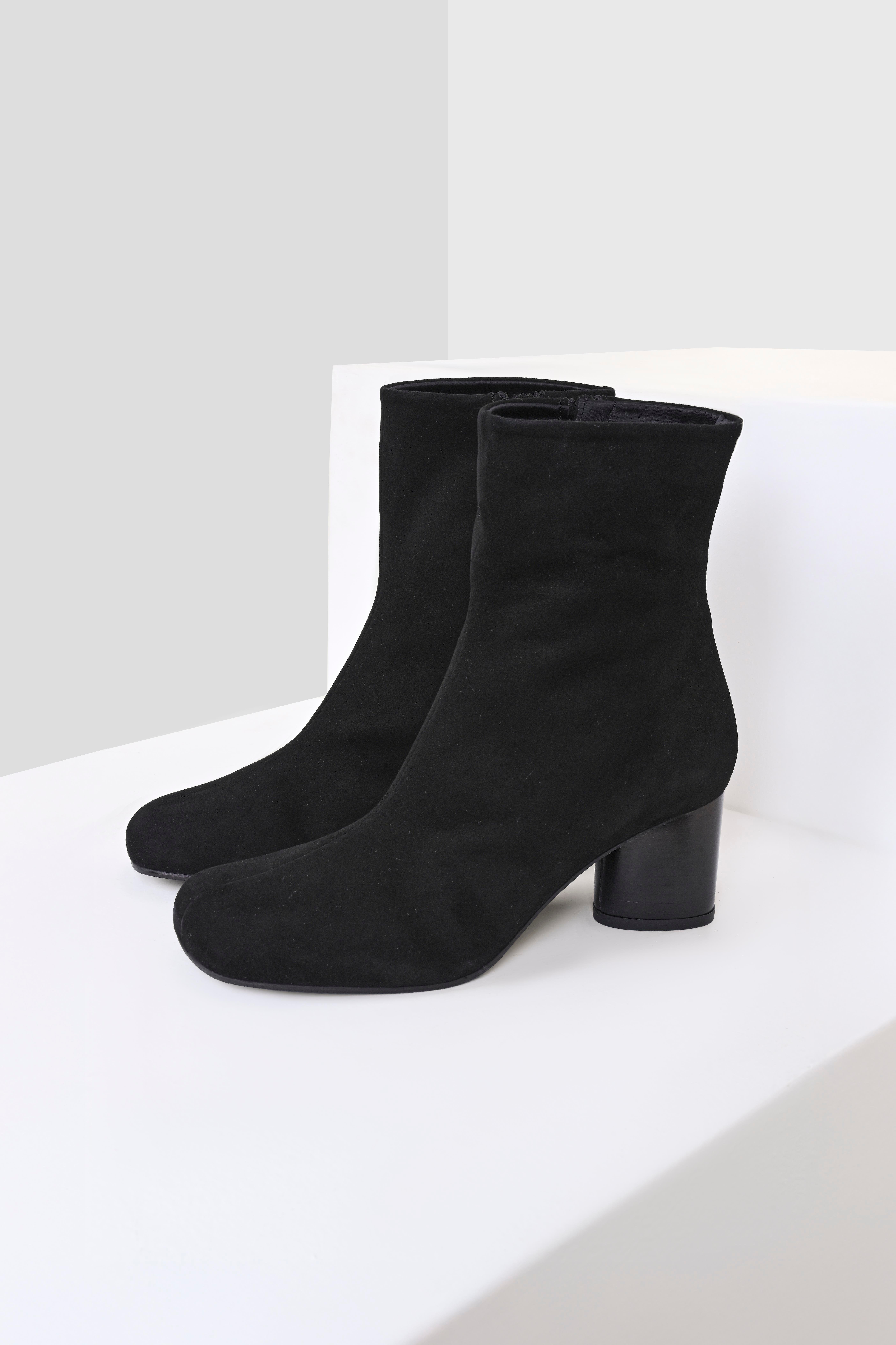 Siyah Kare Burun Topuklu Süet Bot