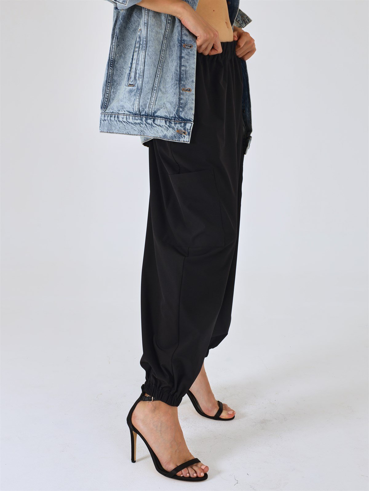 Siyah Kargo Cepli Teknik Kumaş Jogger