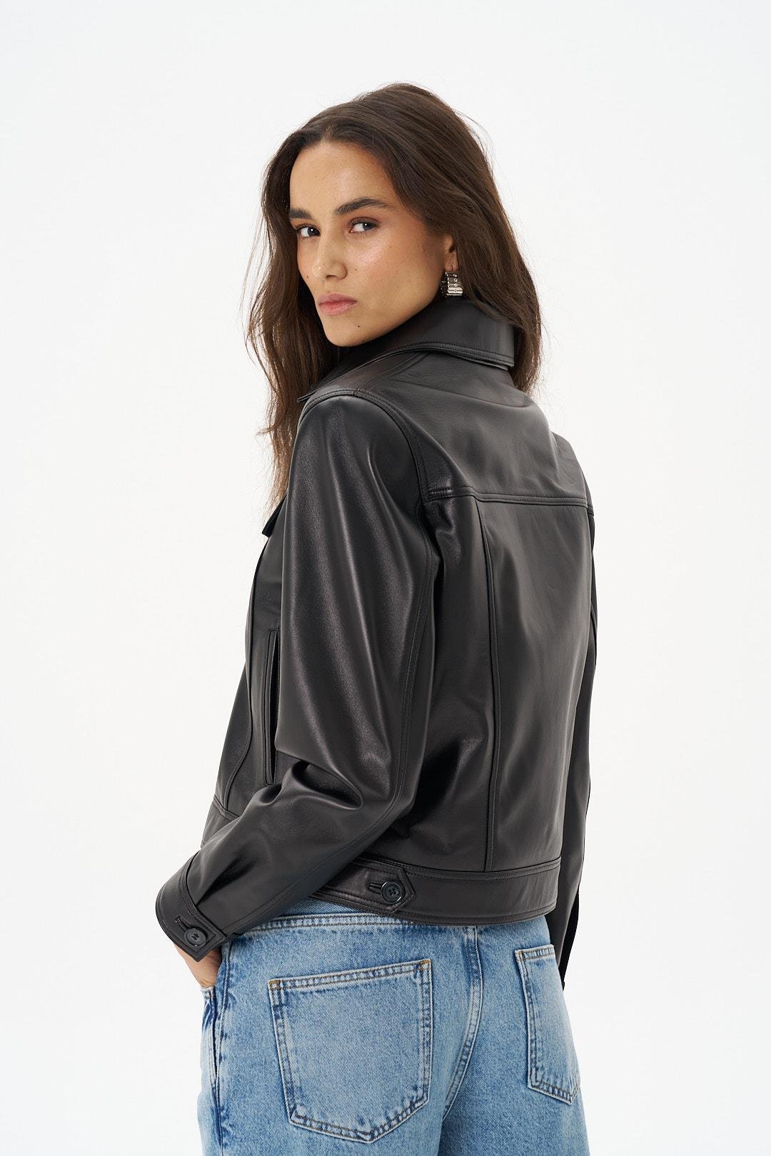 Siyah Kutu Form Deri Ceket