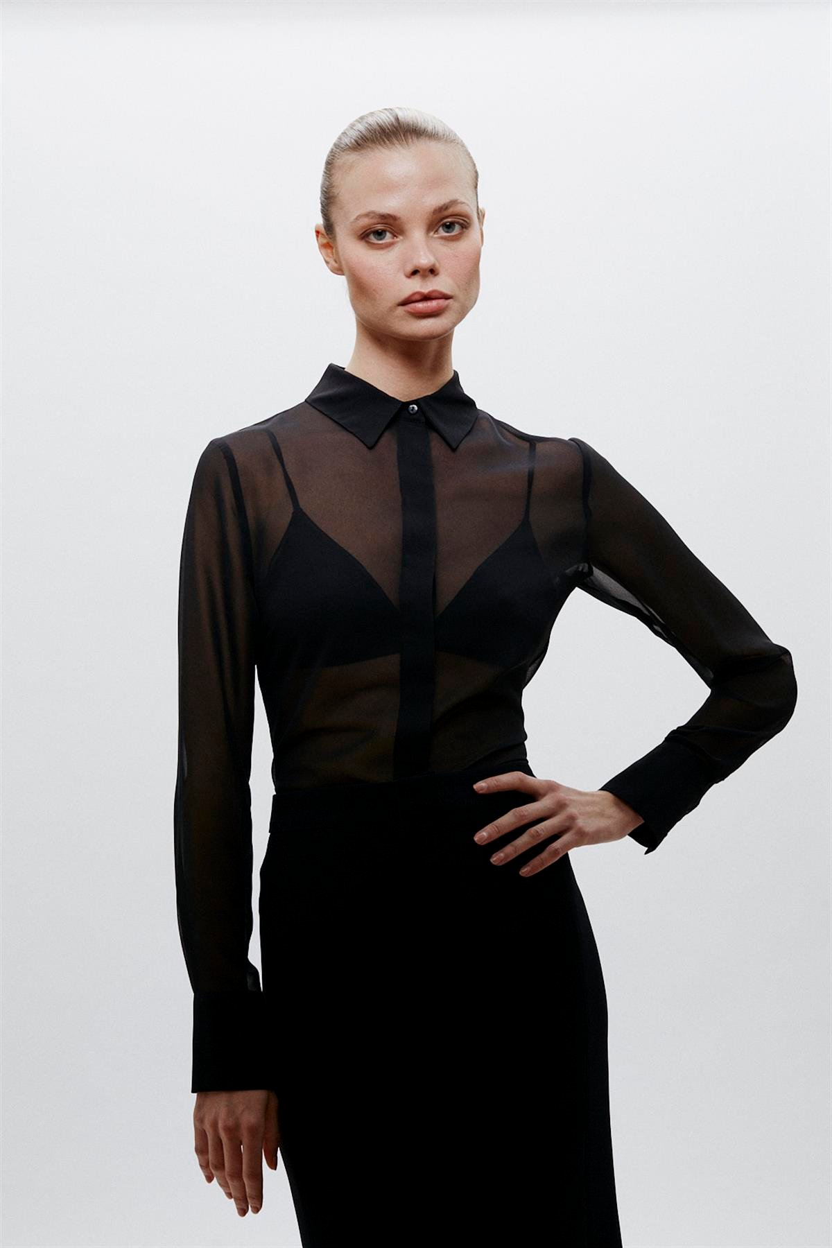 Siyah Manşet Detaylı Şifon Gömlek