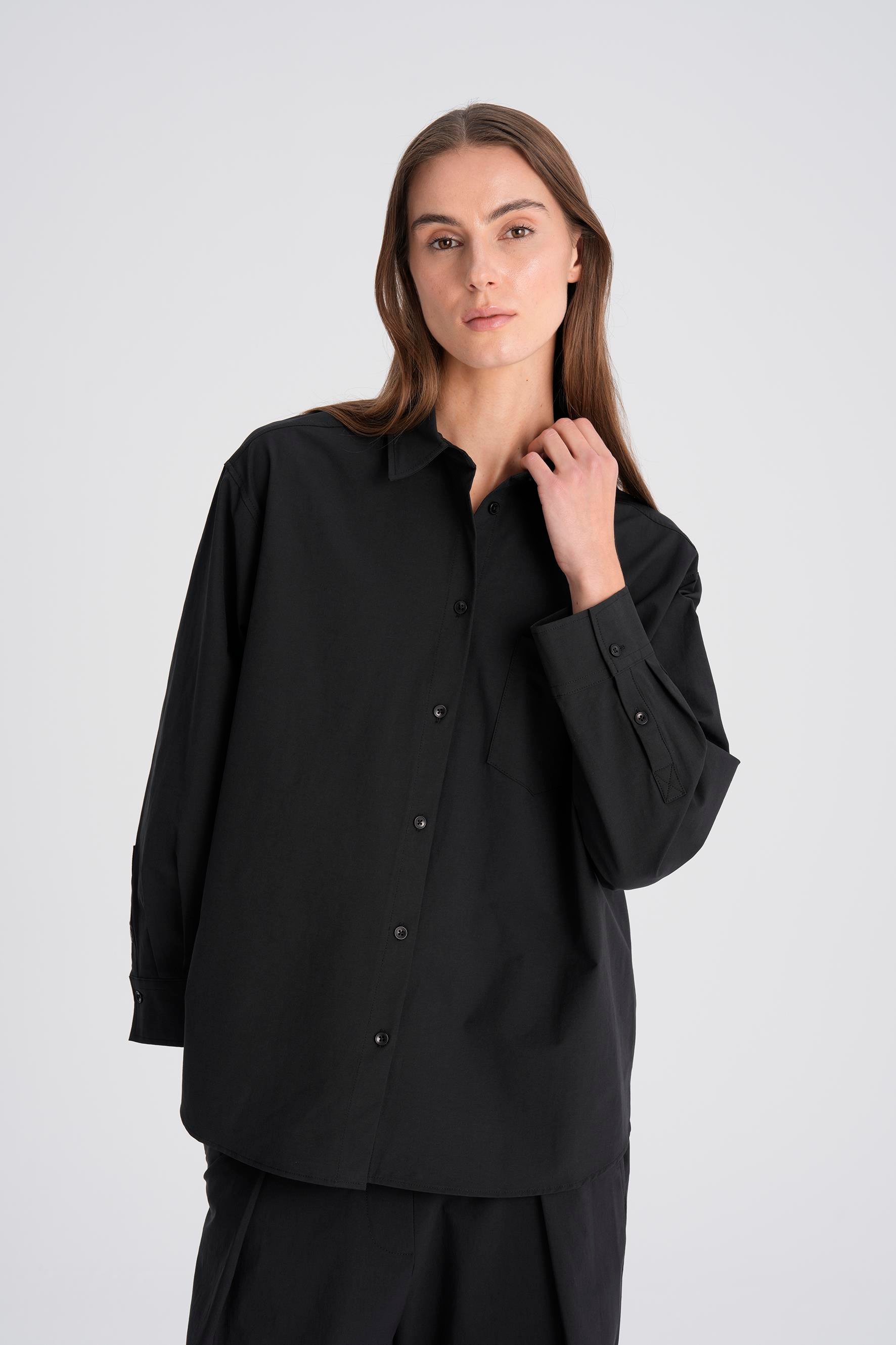 Siyah Oversize Teknik Kumaş Gömlek