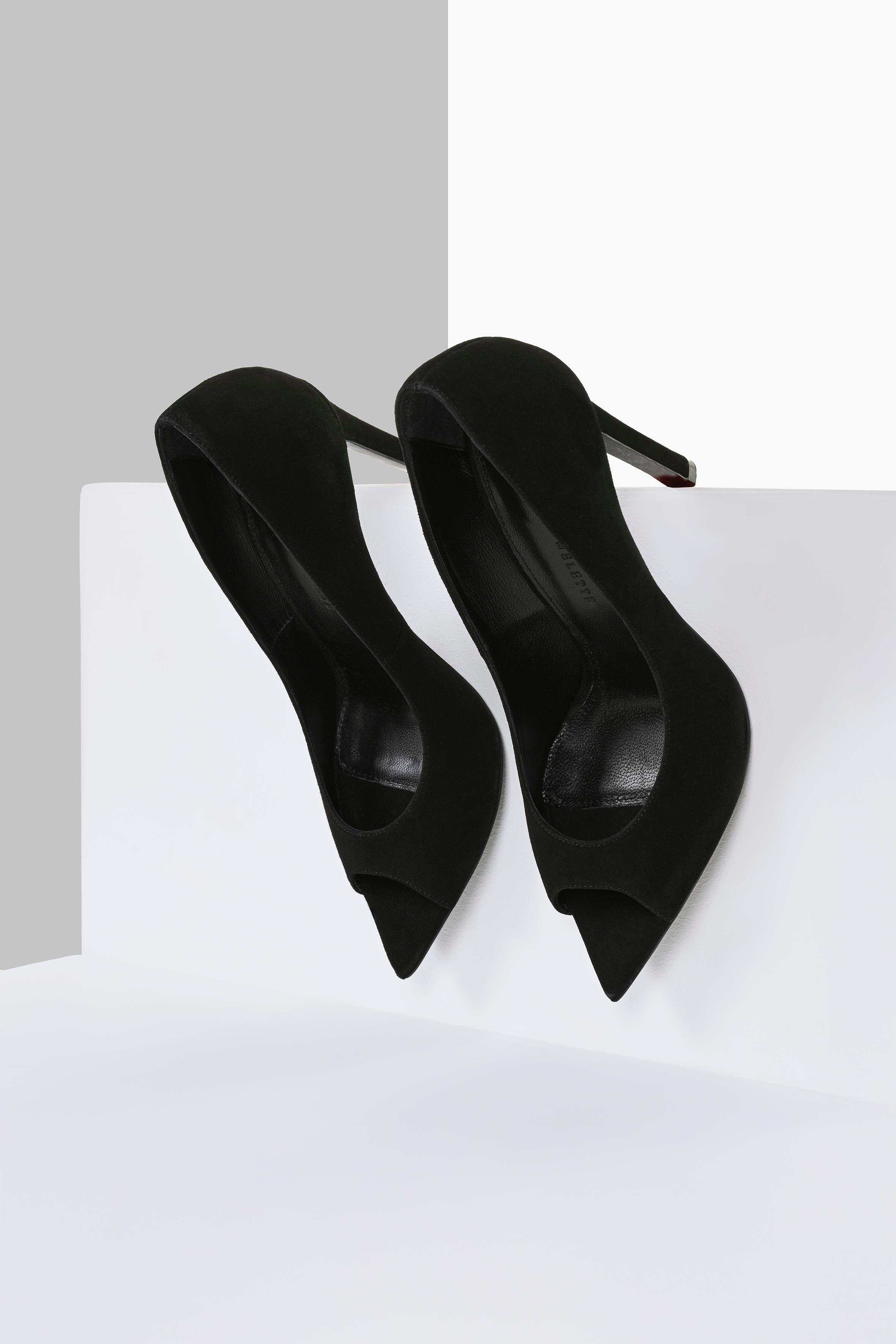 Siyah Sivri Burun Önü Açık Süet Stiletto