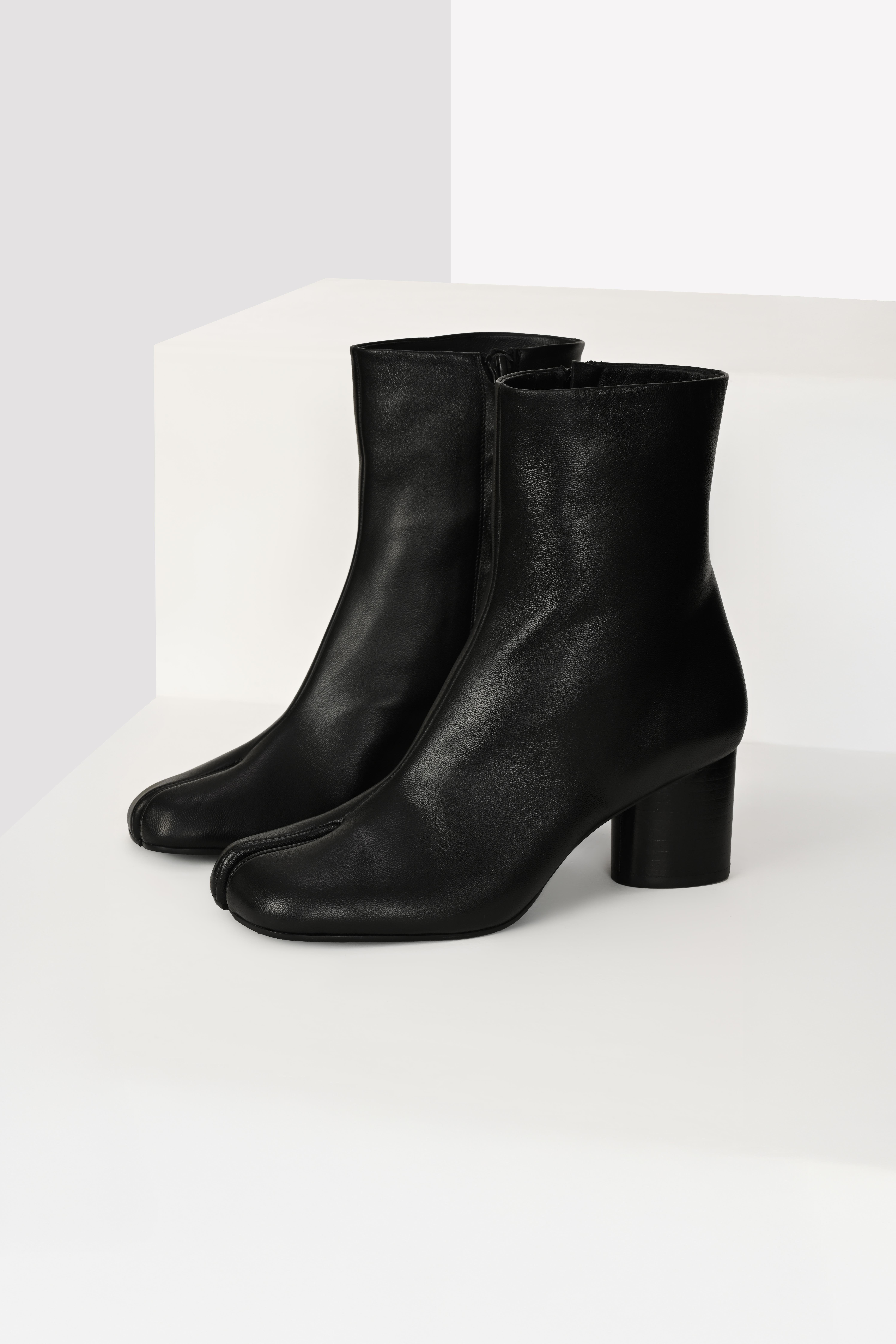 Siyah Tabi Deri Topuklu Bot