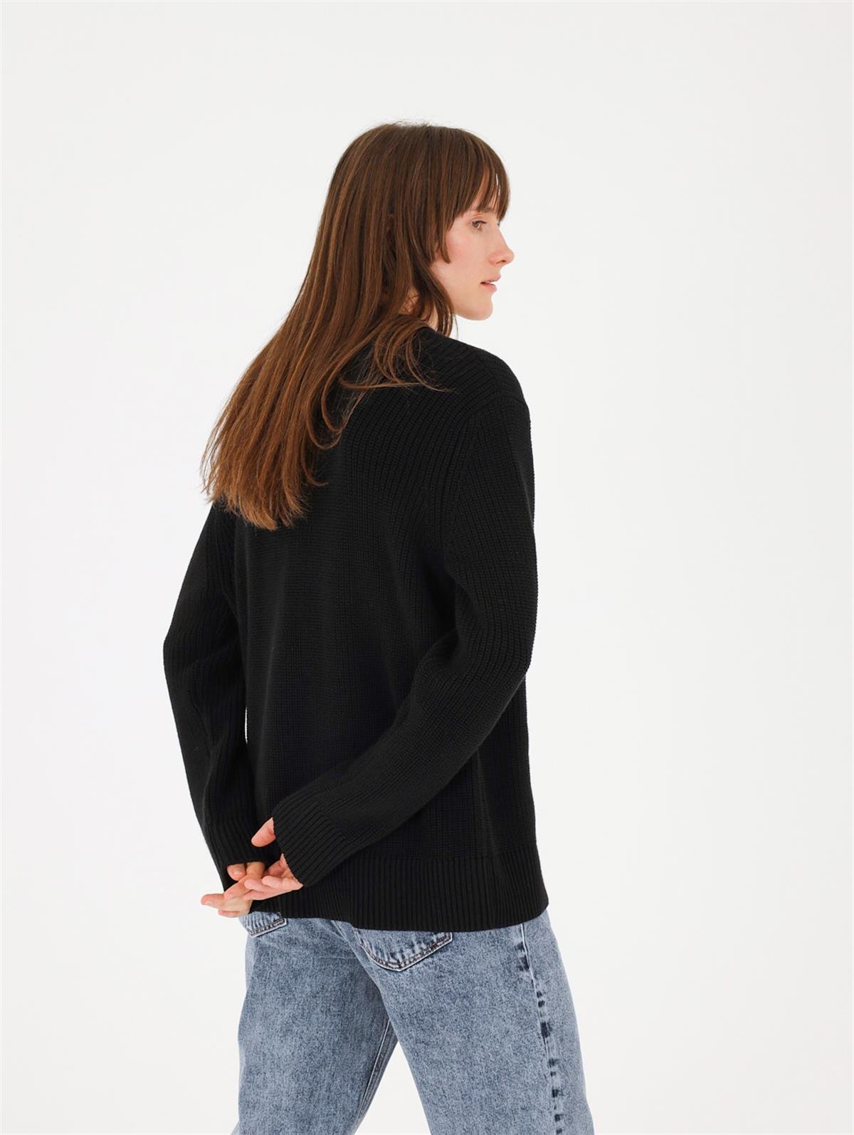 Siyah V Yaka Merserize Kazak