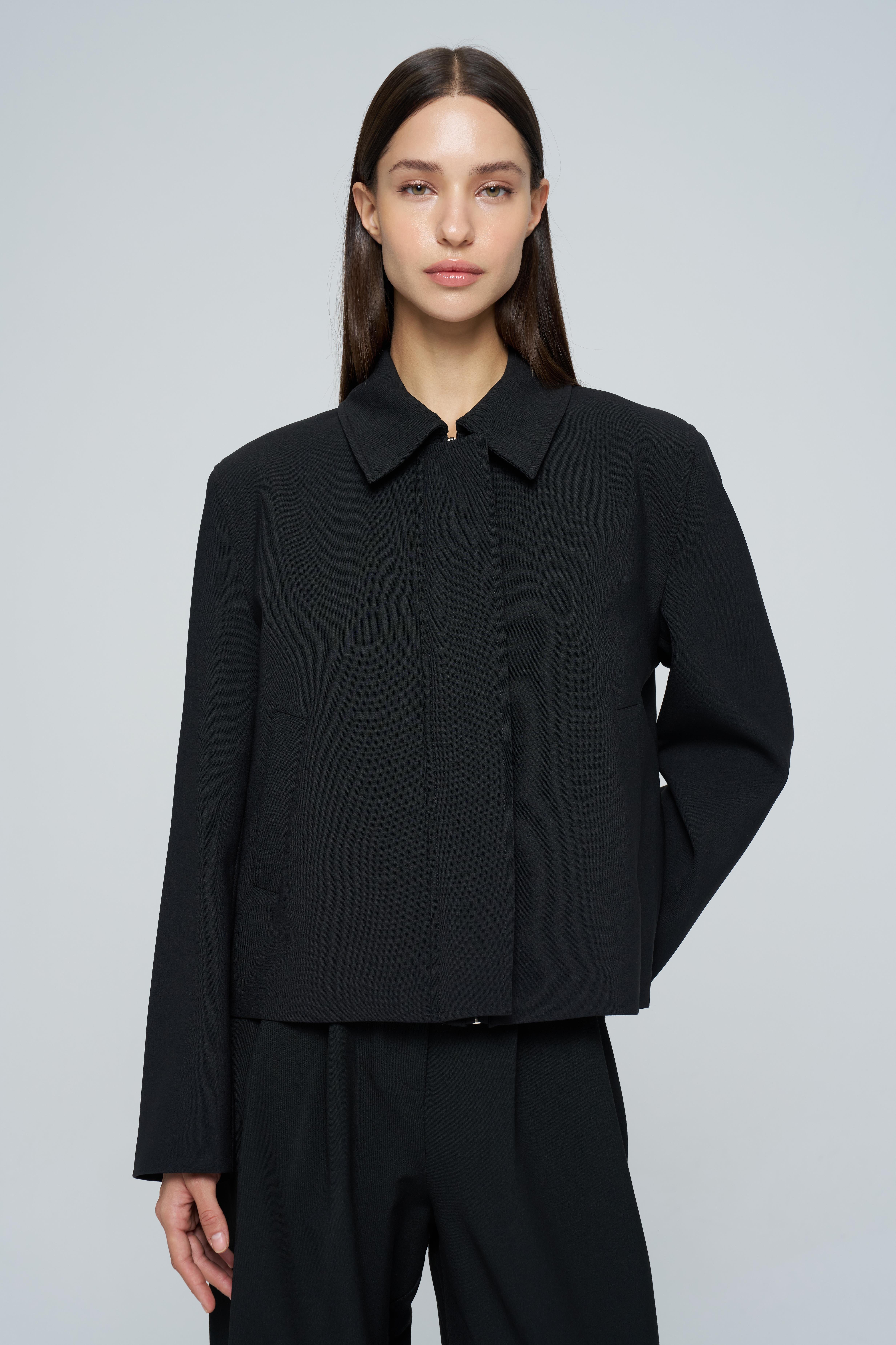 Siyah Vatkalı Kısa Yün Ceket