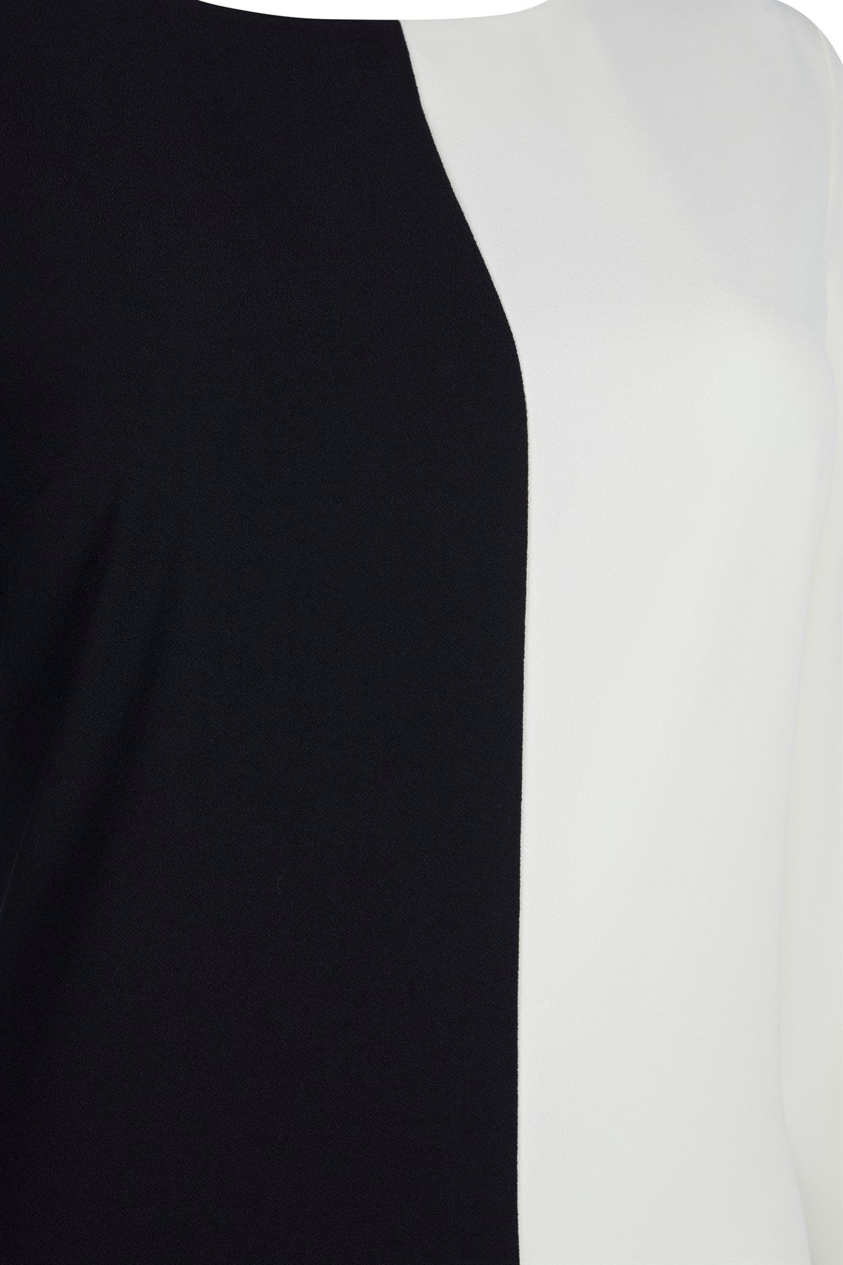 Siyah/Beyaz Colorblock Derin Yırtmaçlı Uzun Elbise