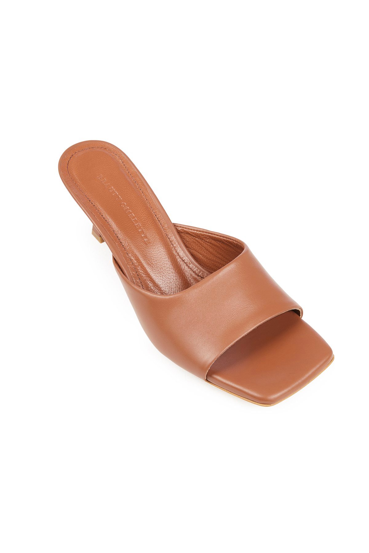 Taba Tek Bantlı Kitten Heel Deri Terlik