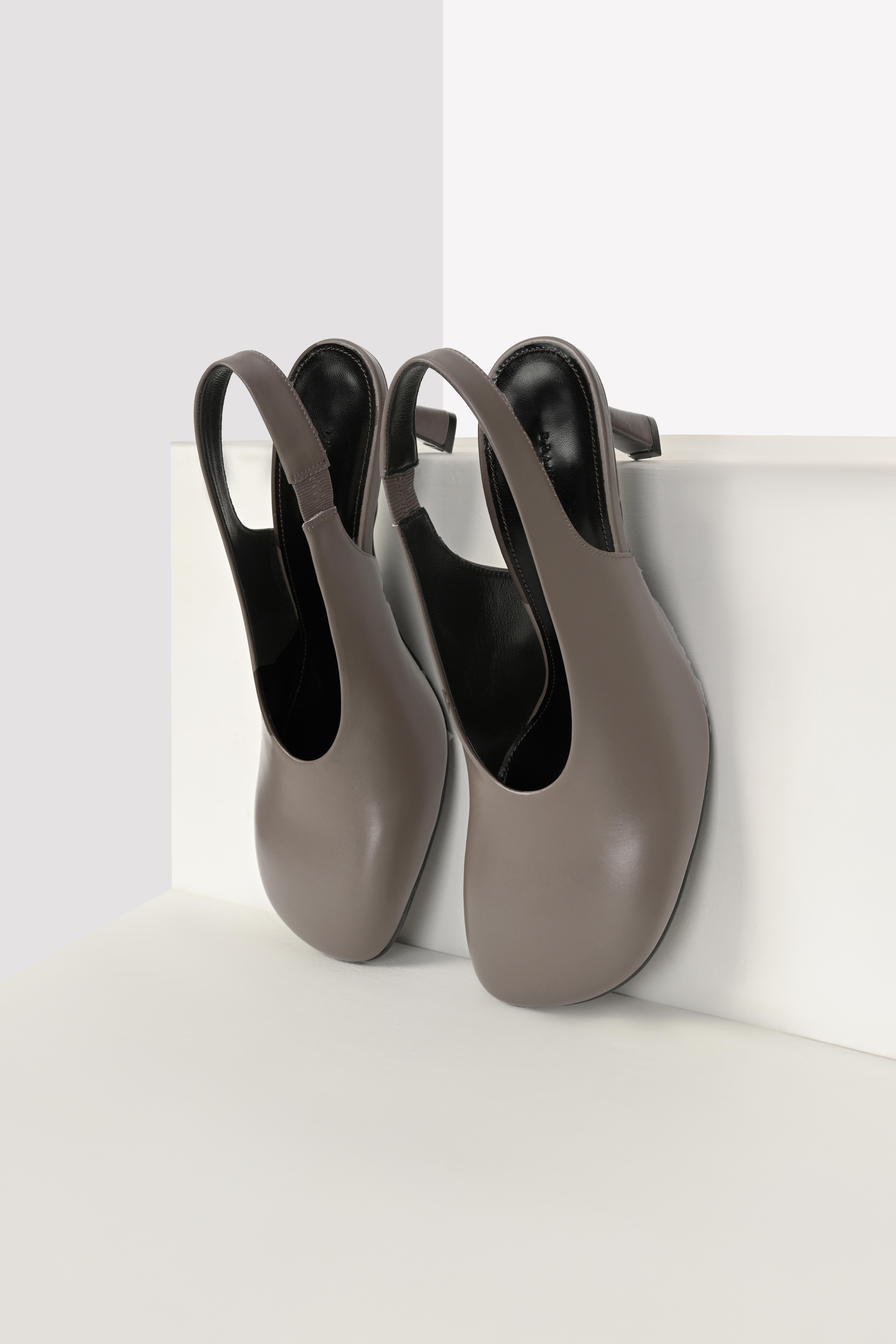 Vizon Yuvarlak Burun Slingback Deri Ayakkabı