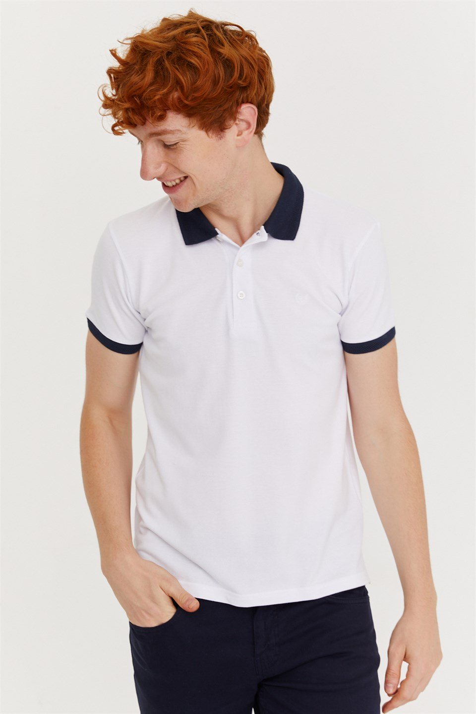  Morven Erkek Beyaz Basic Polo Yaka Cepsiz Dynamik Fit Rahat Kesim T-Shirt