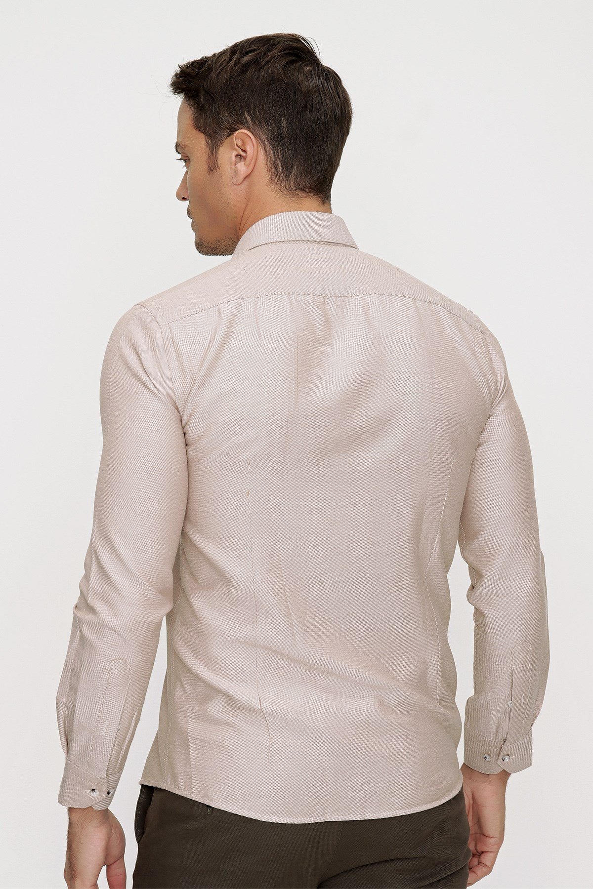  Morven Erkek Kremrengi Slim Fit Dar Kesim Jakarlı Sert Yaka Uzun Kollu Gömlek