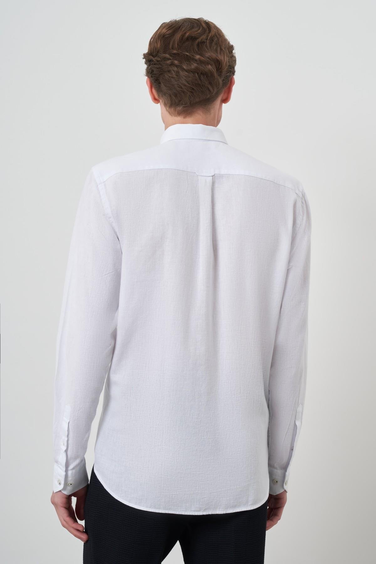 Morven Erkek Beyaz Keten Trend Dynamic Fit Düğmeli Yaka Gömlek