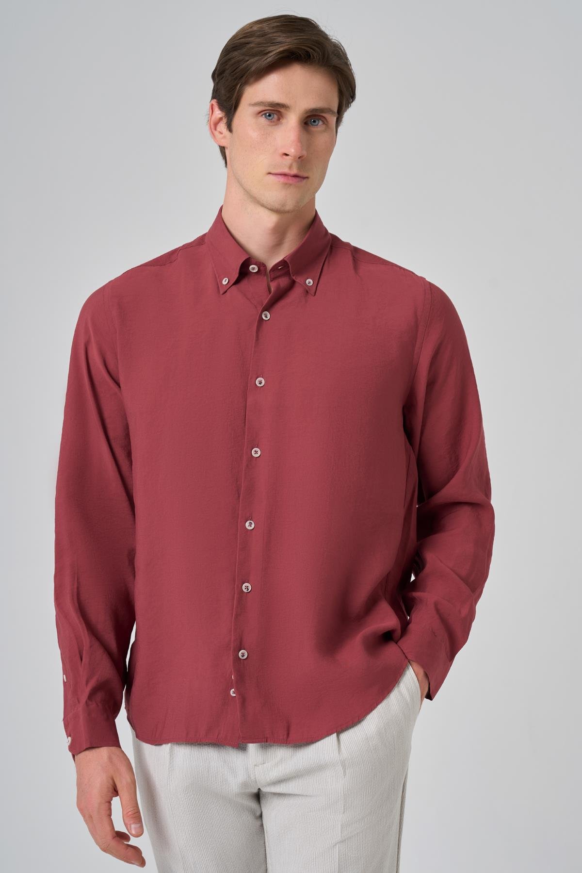 Morven Erkek Bordo Trend Düz Desen Dynamic Fit Düğmeli Yaka Gömlek