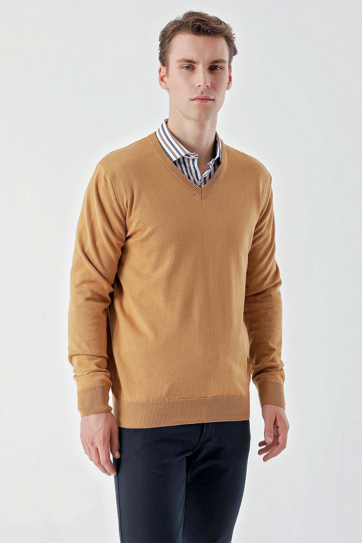 Morven Erkek Camel Basic V Yaka Dynamic Fit Rahat Kesim Triko