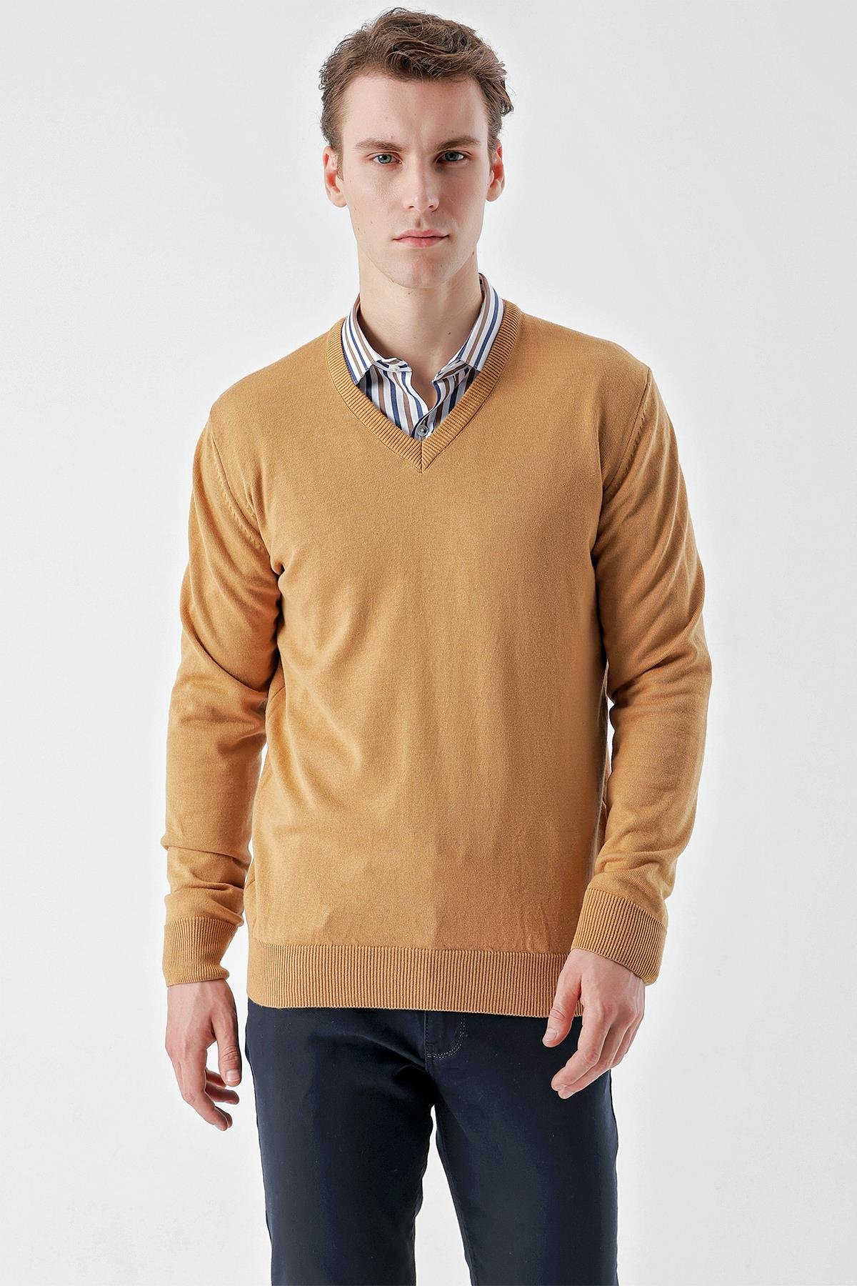 Morven Erkek Camel Basic V Yaka Dynamic Fit Rahat Kesim Triko