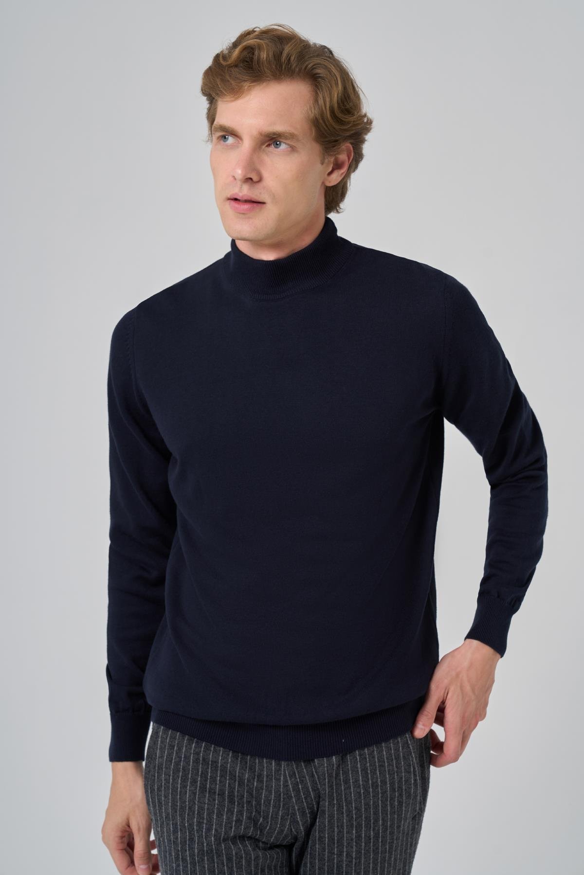 Morven Erkek Lacivert Basic Yarım Balıkçı Yaka Dynamic Fit Rahat Kesim Triko