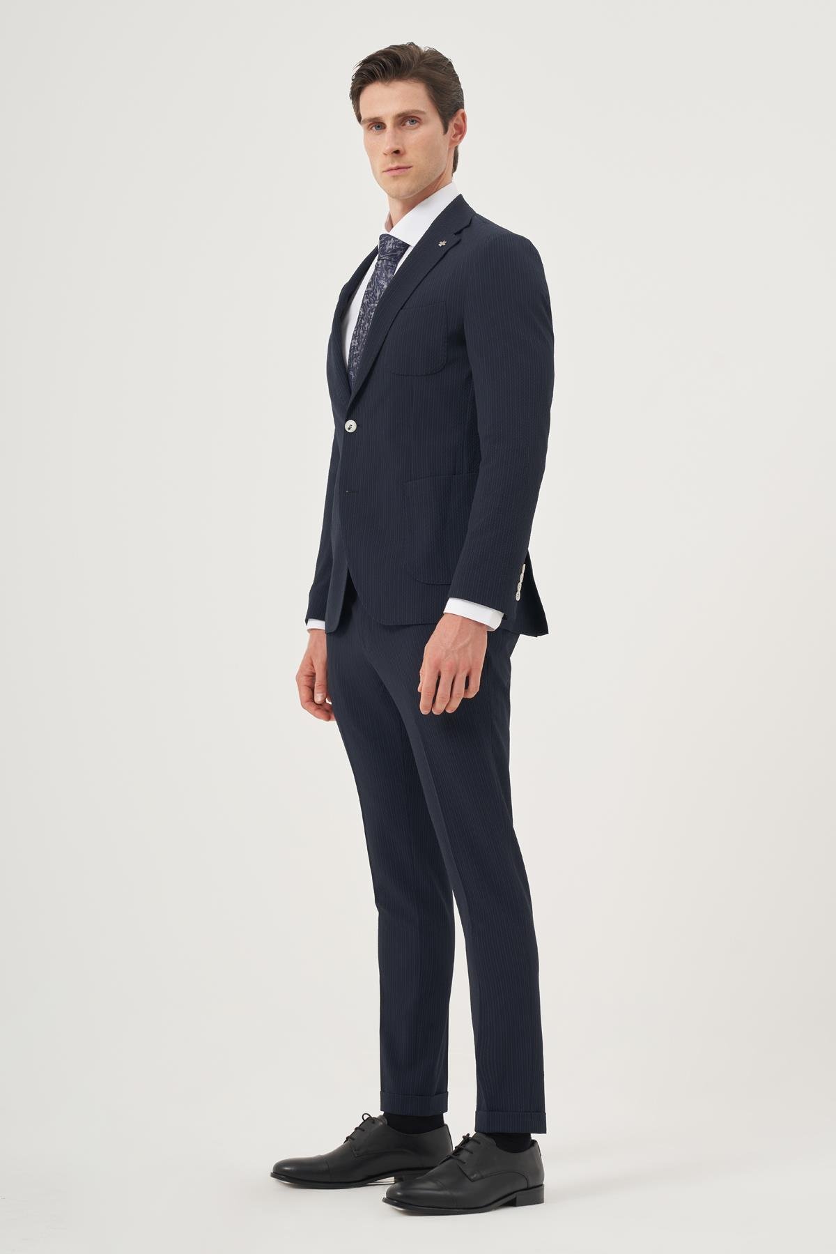 Morven Erkek Lacivert Poliviskon Trend Çizgili Slim Fit Mono Yaka Takım Elbise