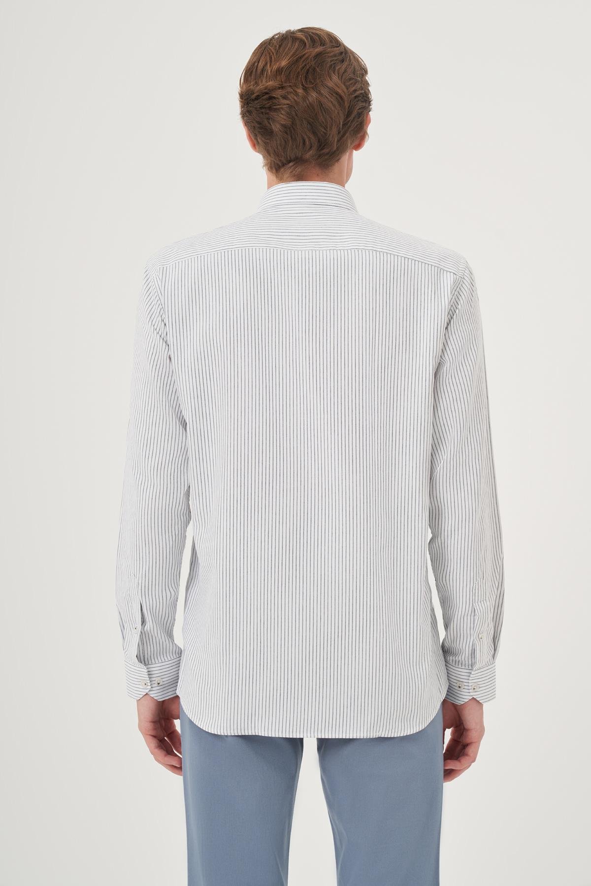Morven Erkek Lacivert Slim Fit Çizgi Desen Sert Spor Yaka Gömlek