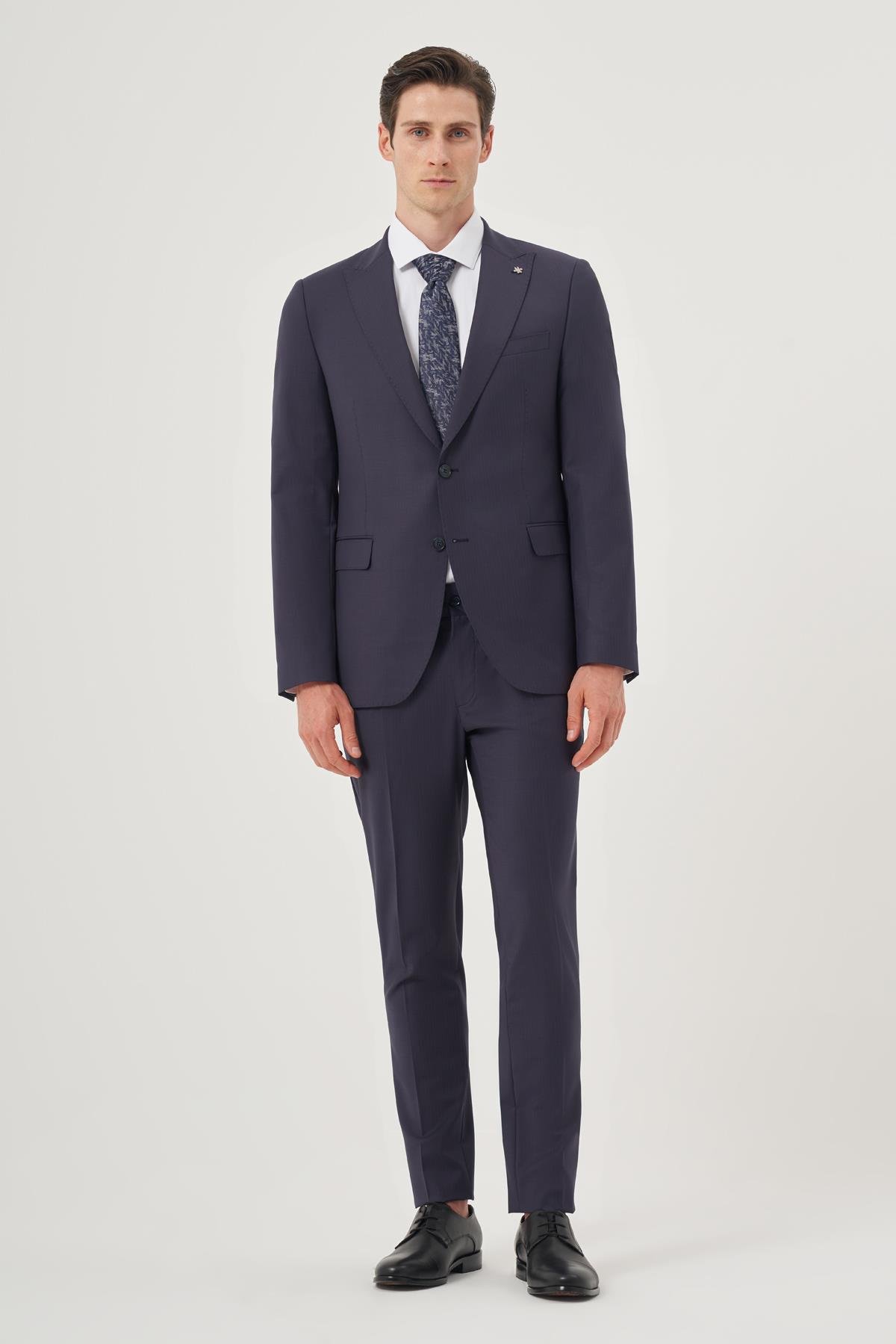 Morven Erkek Lacivert Yünlü  8-Drop Trend Çizgili Slim Fit Sivri Yaka Takım Elbise