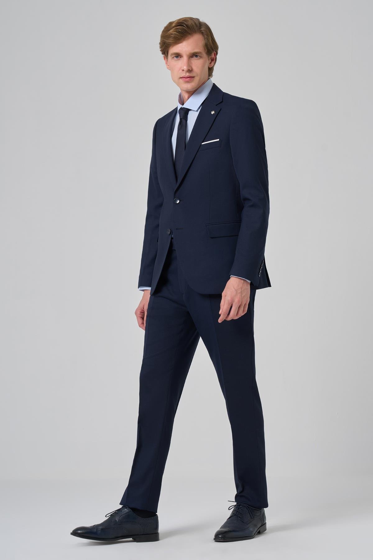 Morven Erkek Lacivert Yünlü Slim Fit Mono Yaka Takım Elbise