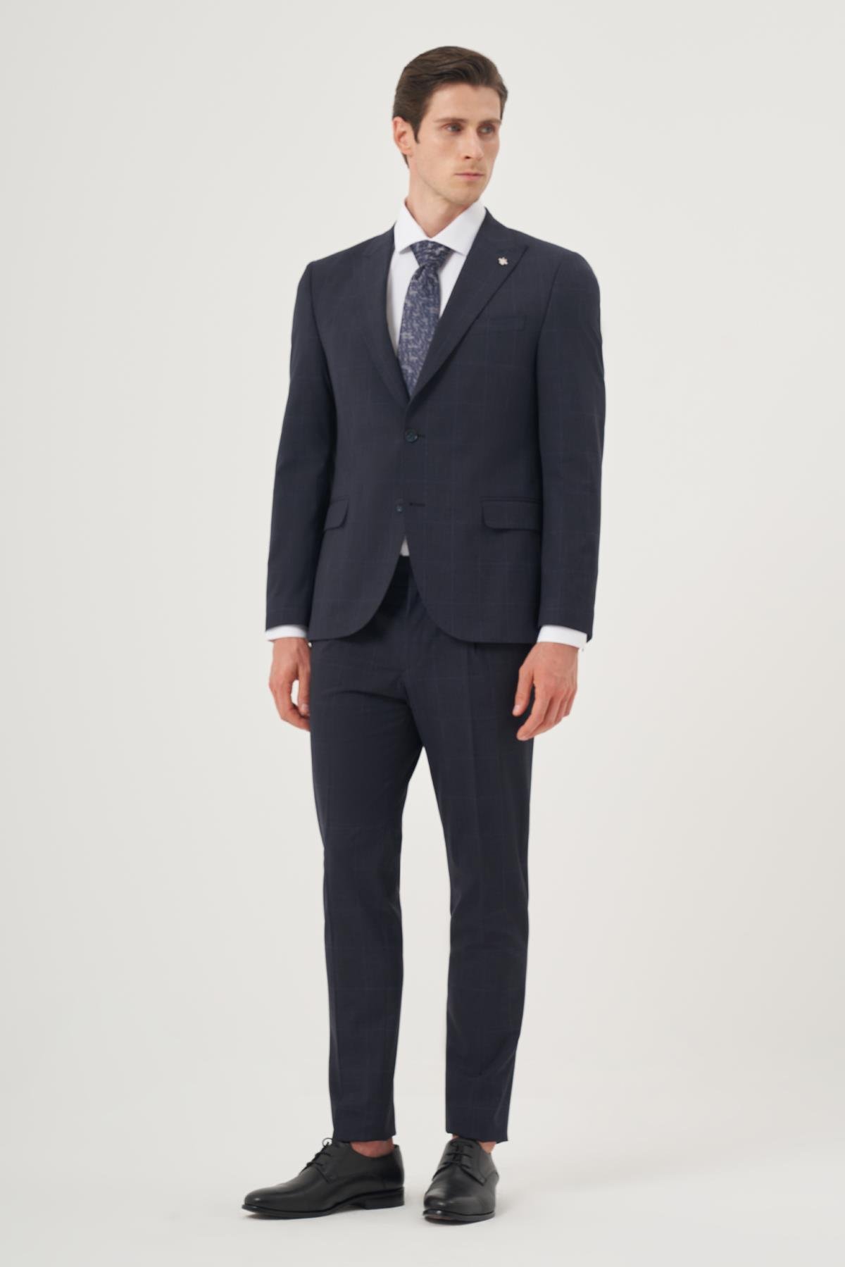 Morven Erkek Lacivert Yünlü Trend Ekoseli Slim Fit Sivri Yaka Takım Elbise