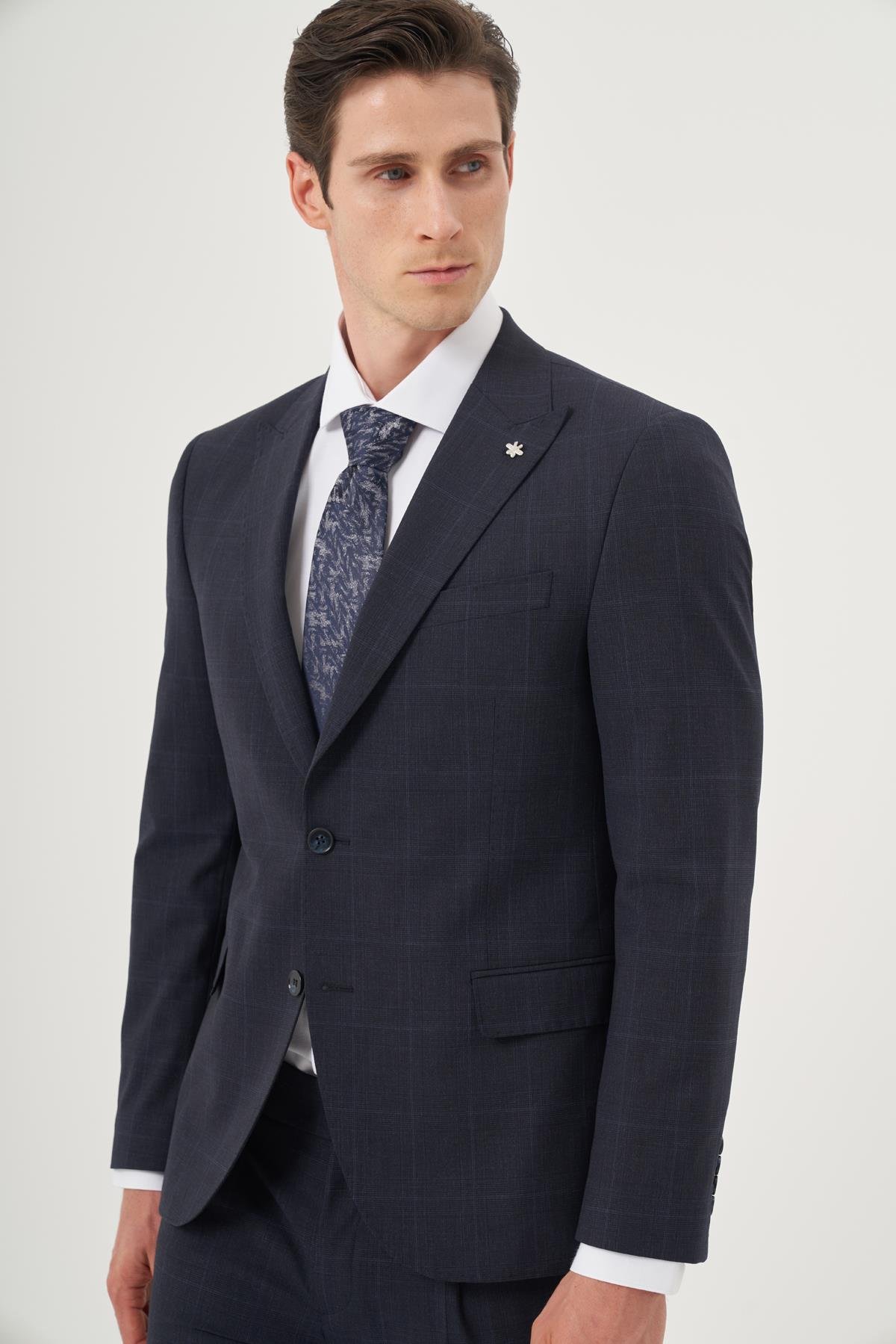 Morven Erkek Lacivert Yünlü Trend Ekoseli Slim Fit Sivri Yaka Takım Elbise