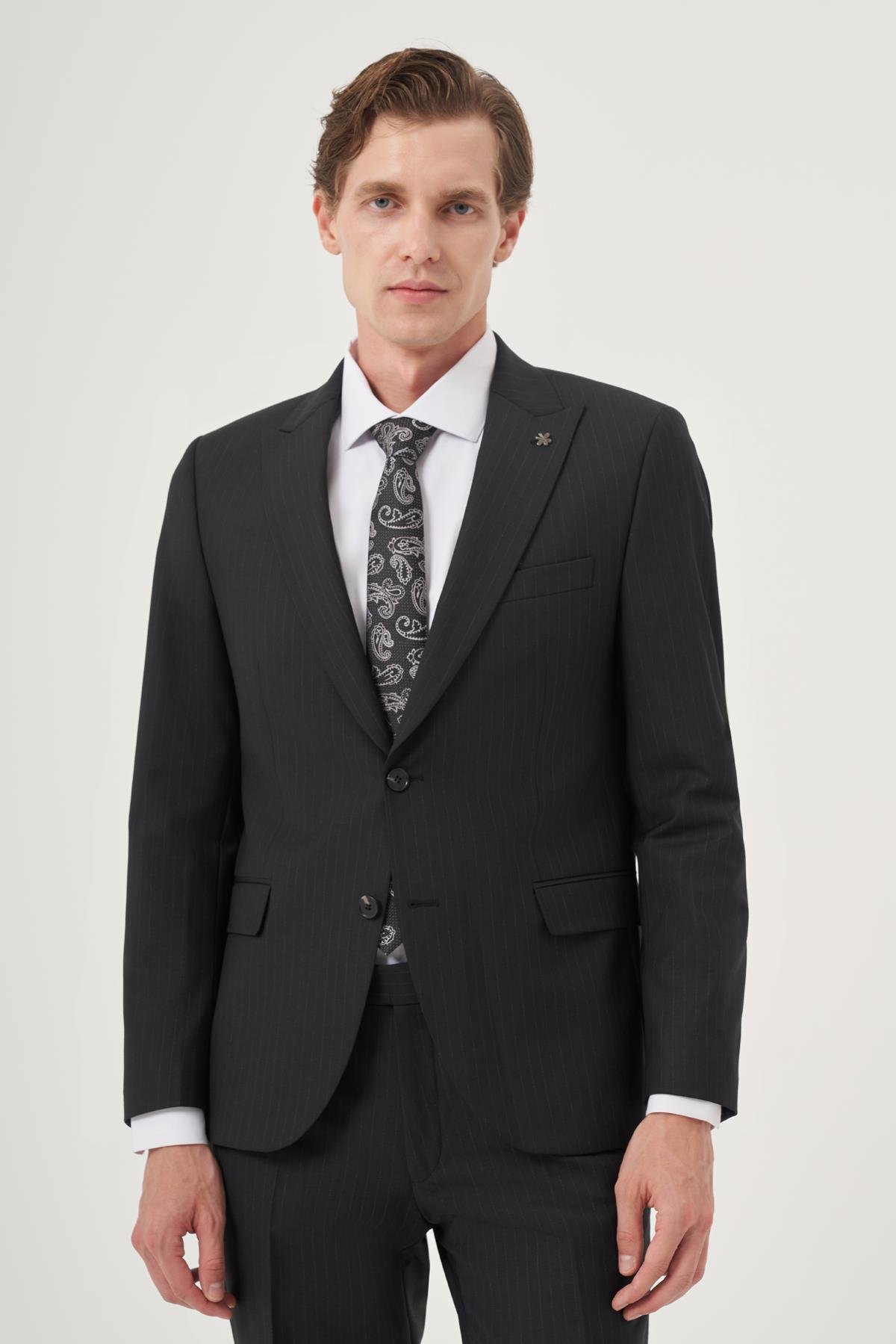 Morven Erkek Siyah Yünlü Platinium Classic Çizgili Slim Fit Sivri Yaka Takım Elbise