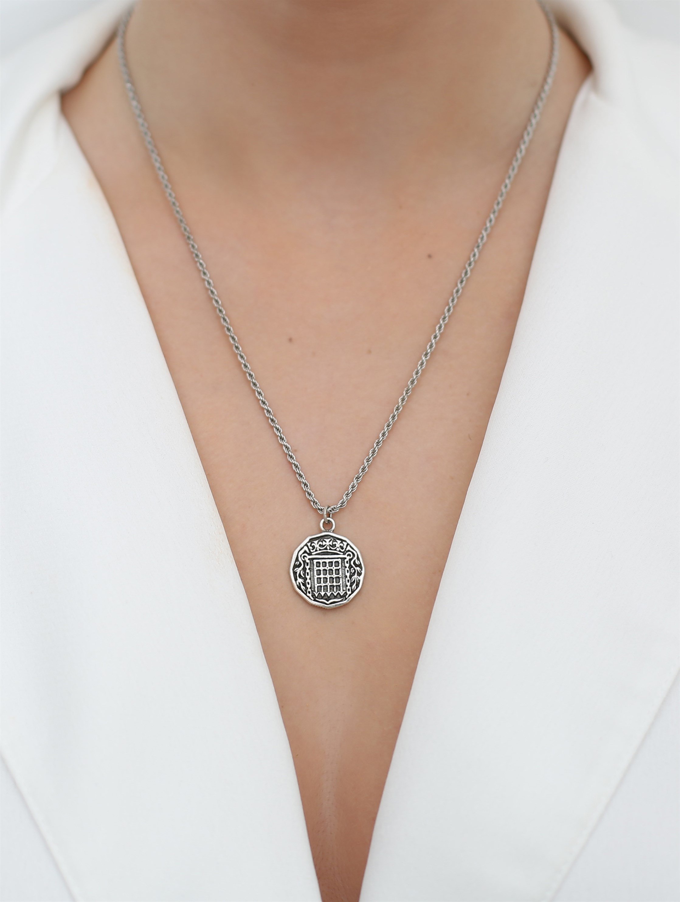 Queens Medallion 925 Ayar Gümüş
