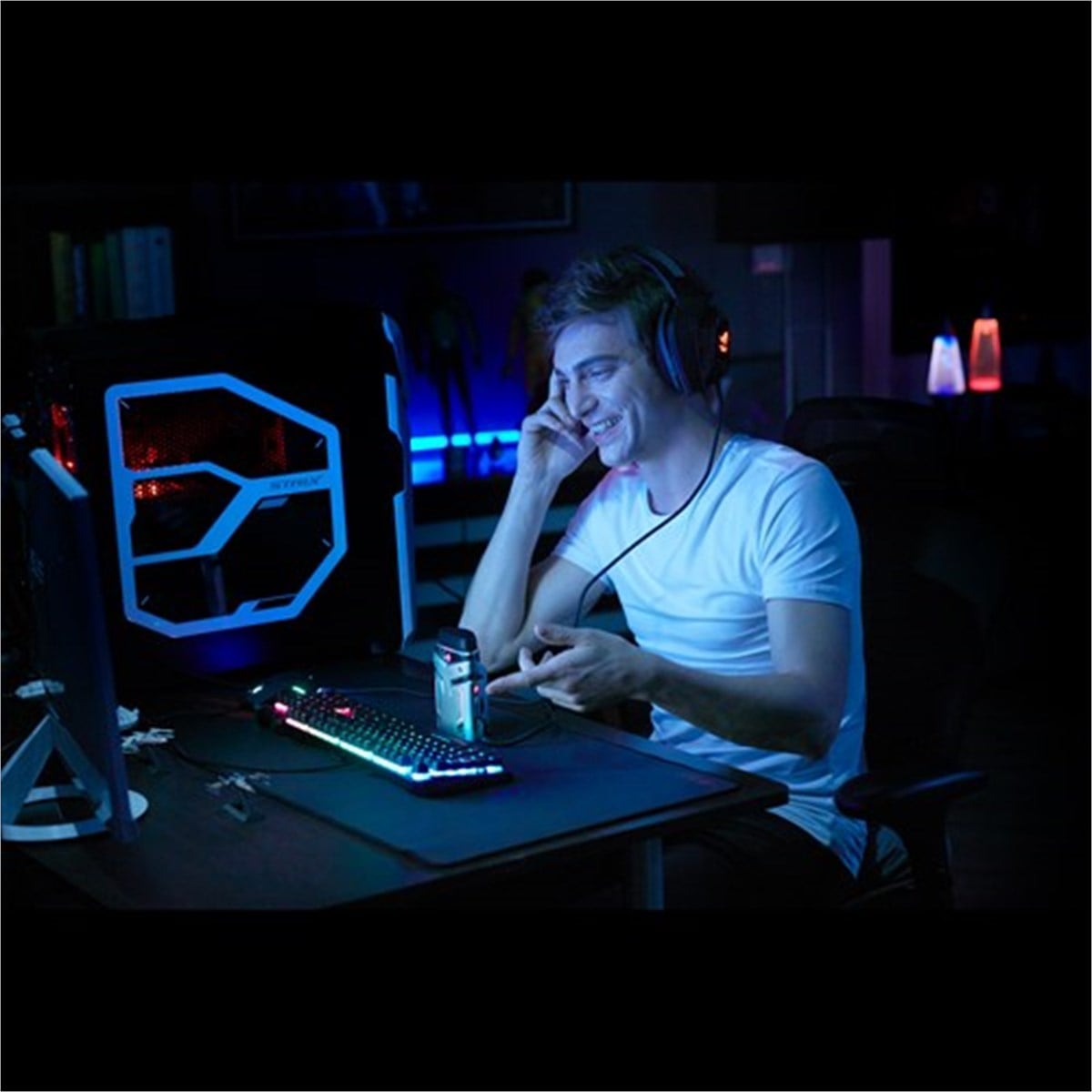 ASUS ROG Strix Magnus USB Oyuncu Mikrofonu, Gürültü Engelleyici, Aura Sync RGB