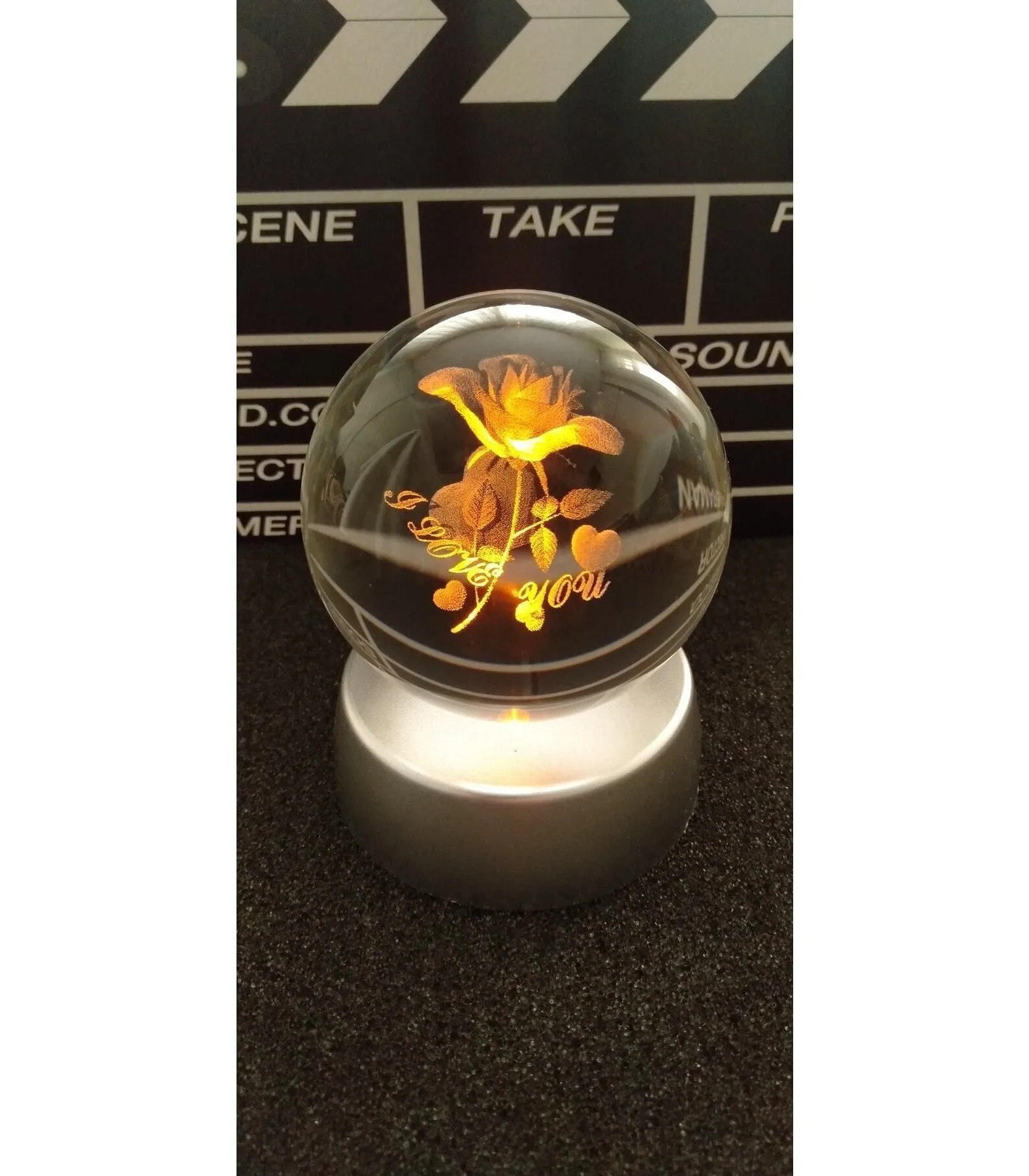KBK Market Kristal 3d Işıklı Renk Değiştiren Standlı Gül Ve I Love You Tasarımı Cam Küre