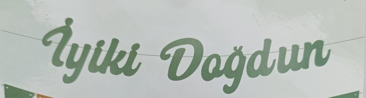 KBK Market Retro Kaligrafi İyi ki Doğdun ve Üçgen Flama Set Yeşil Banner