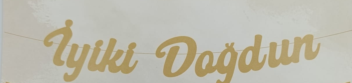 KBK Market Retro Kaligrafi İyi ki Doğdun ve Üçgen Flama Set Krem Banner