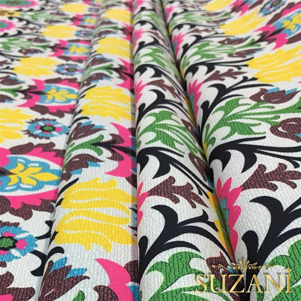 Açık Zemin Üzeri Goblen Desenli Kumaş