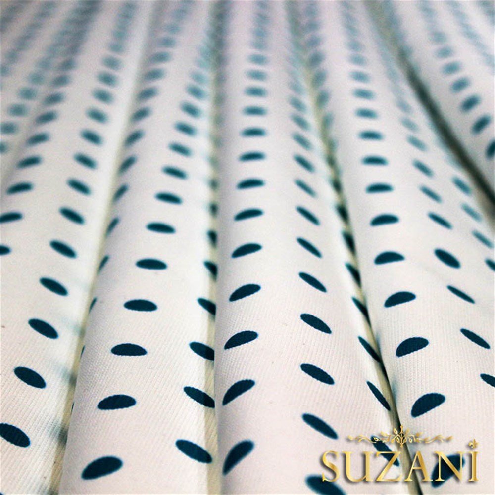 Beyaz Üzeri Turkuaz Küçük Puanlı Kumaş