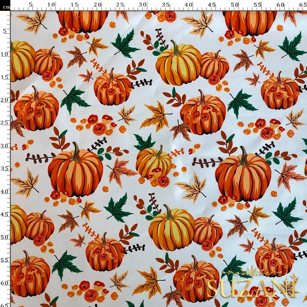 Beyaz Zemin Balkabağı Desenli Dijital Baskılı Kumaş