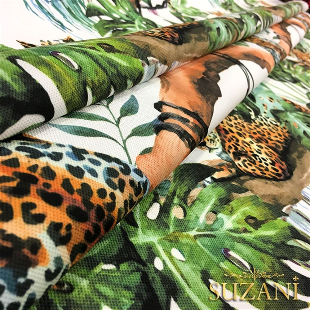 Beyaz Zemin Botanik Leopar Desenli Kumaş