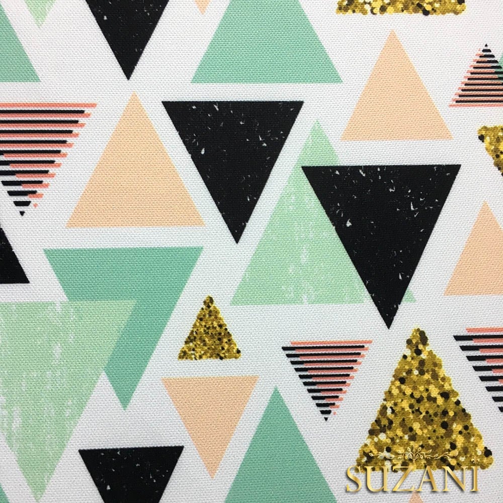Geometrik Altın Üçgenler Desenli Kumaş