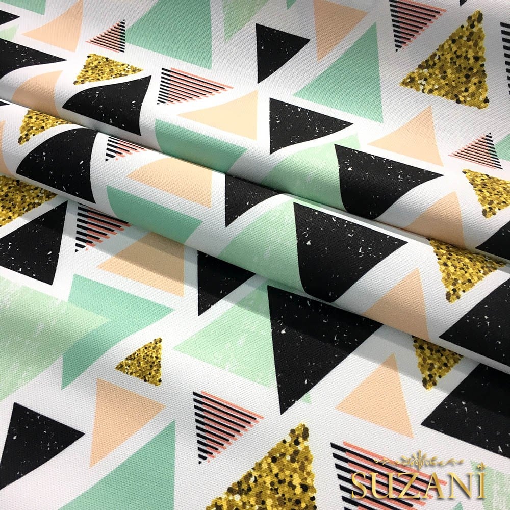 Geometrik Altın Üçgenler Desenli Kumaş