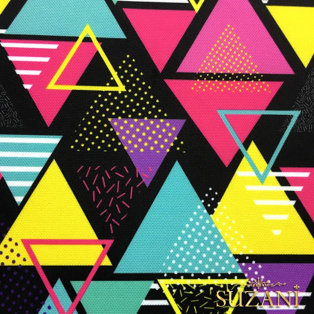 Geometrik Renkli Üçgenler Desenli Kumaş