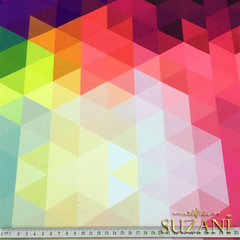 Gökkuşağı Üçgenler Desenli Kumaş