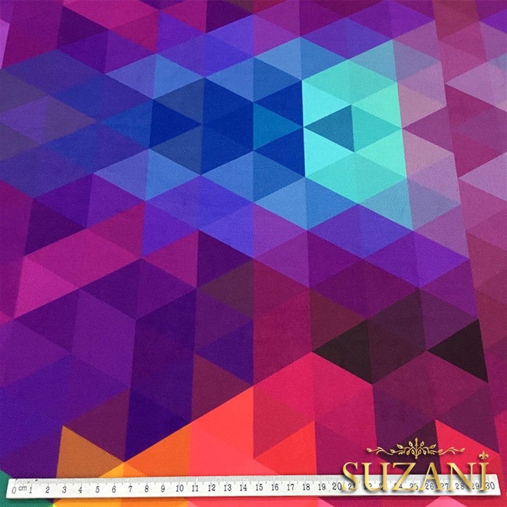 Gökkuşağı Üçgenler Desenli Kumaş