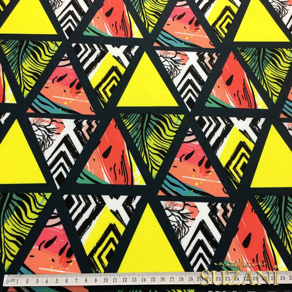 Karpuzlu Üçgenler Desenli Kumaş